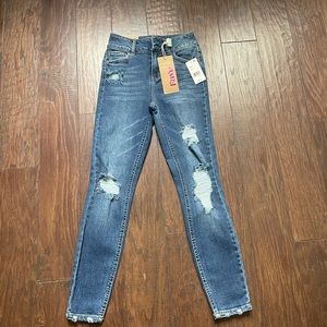 Juniors Vanilla Star size 1 high rise skinny jeans